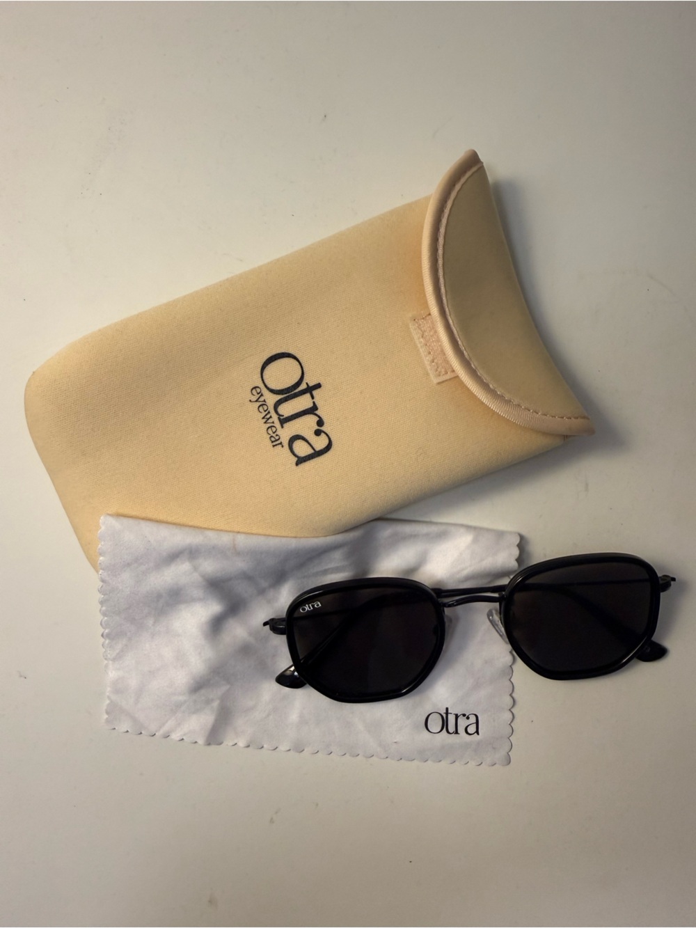 OTRA Tate Black Sunglasses - never worn